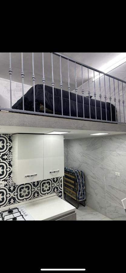 Mini House Vicoletto Pontenuovo 41 Apartment Napoli Bagian luar foto