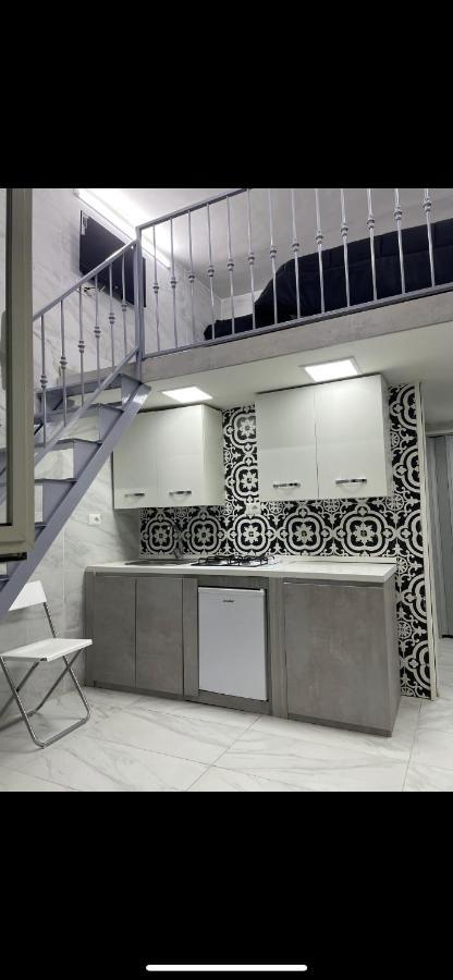 Mini House Vicoletto Pontenuovo 41 Apartment Napoli Bagian luar foto