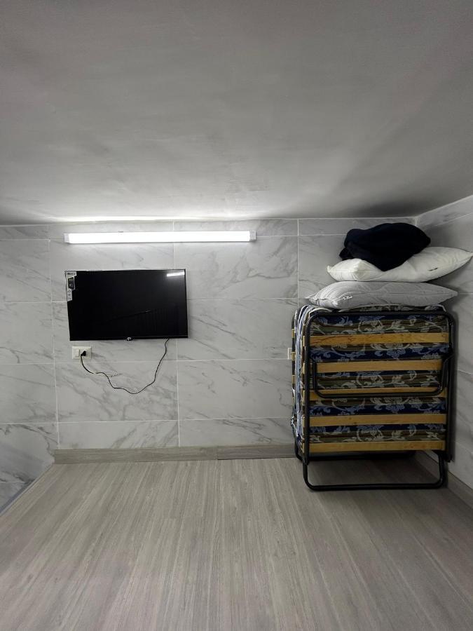 Mini House Vicoletto Pontenuovo 41 Apartment Napoli Bagian luar foto